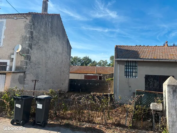 Grand garage de 90m2 + terrain à batir de 200m2