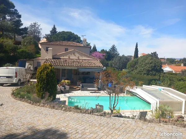 Particulier rare maison individuelle vue dégagée et piscine proche commodités