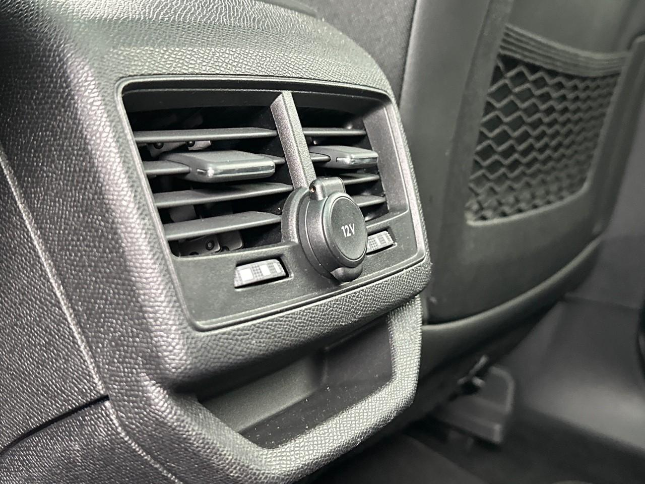 Peugeot 3008 hybrid4 300 e-eat8 gt — photo 42