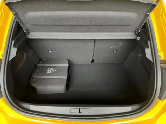 Peugeot 208 e- 136ch allure pack — photo 9