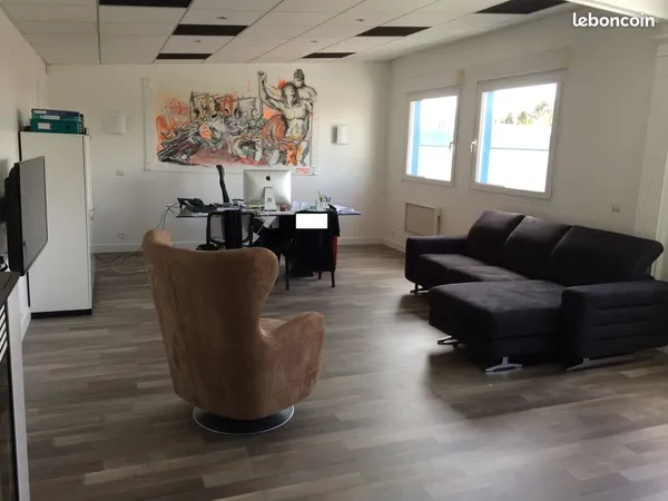 Bureaux professionnels 230 m² 5 stationnements Environnement calme