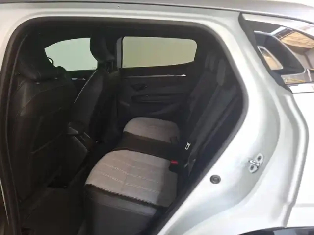 Renault Megane e-tech ev60 220 ch super charge — photo 6