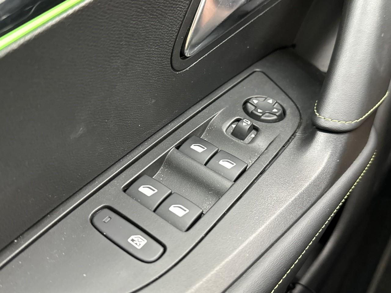 Peugeot 2008 puretech 130 s&s bvm6 gt — photo 16
