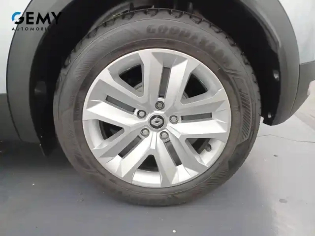 Renault Captur e-tech 145 - 21 — photo 16