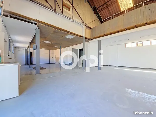 Local bureaux 279 m²