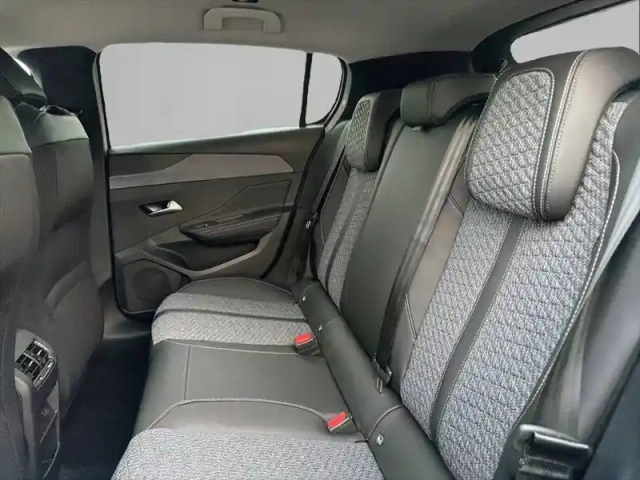 Peugeot 308 hybrid 145 e-dcs6 — photo 12