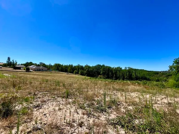 Terrain 4777 m²