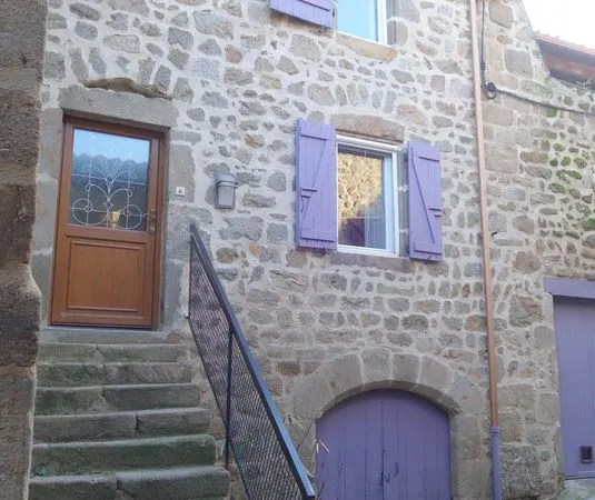 Location Maison en pierre rénovée 180m²