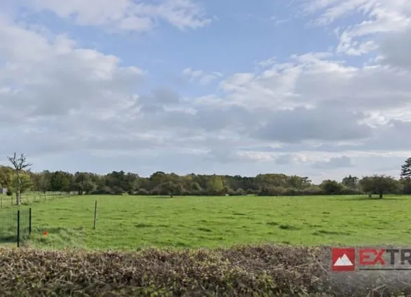 Terrain 3018 m²