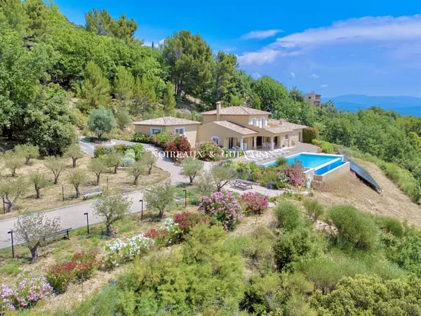 Fabuleuse Propriété À Vendre Superbe Vue Panoramique