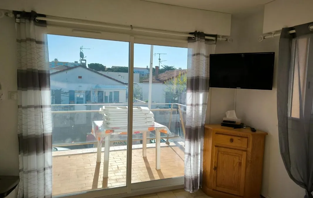 Photo 1