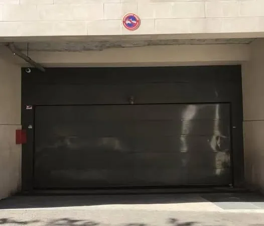 Place de Parking Privé - Joliette 2e