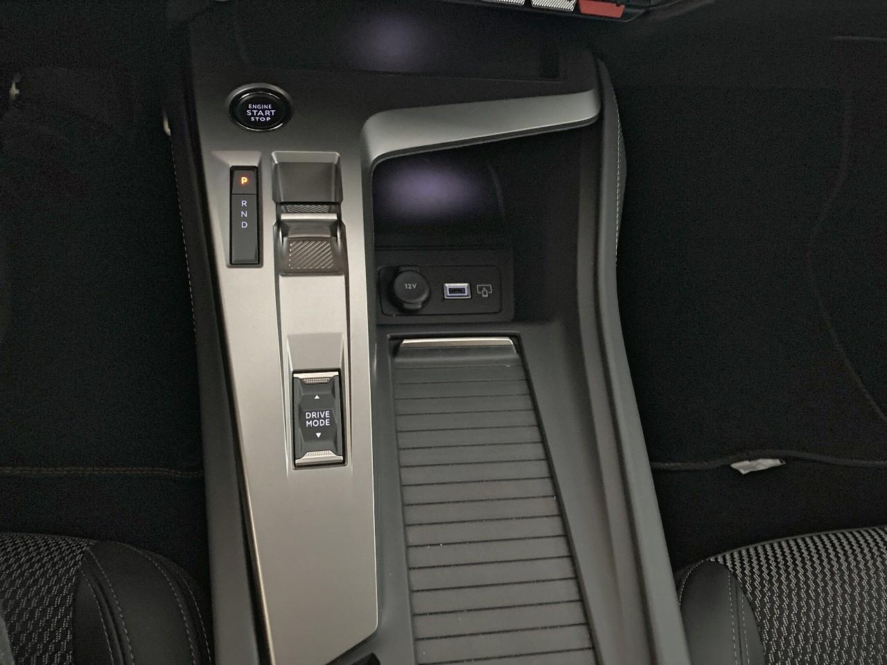 Peugeot 408 electrique 58 kwh 210 ch gt — photo 17