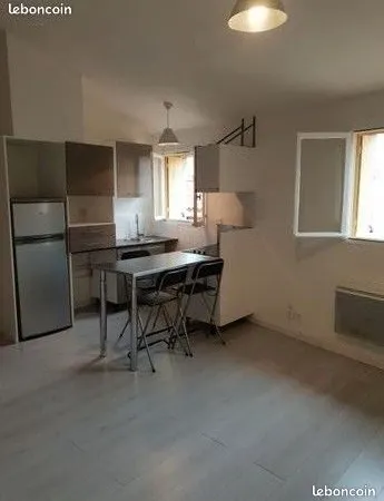 T1 rénové avec mezzanine - Centre-ville d'Aubagne - Climatisation - Fibre
