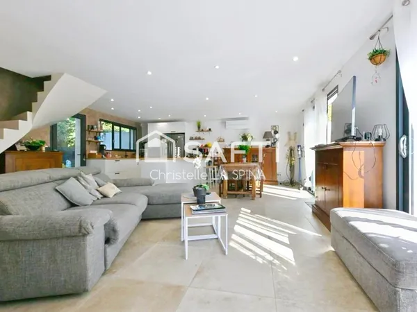 Maison contemporaine avec piscine - 4 chambres