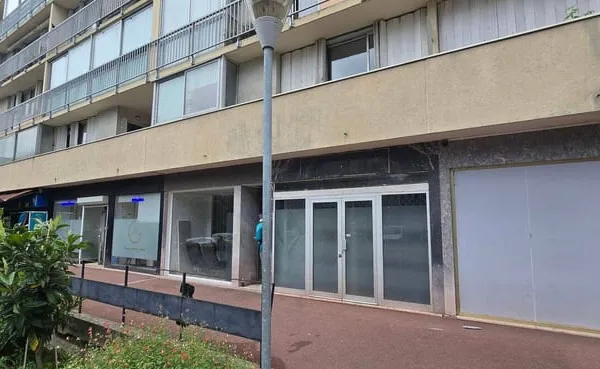 Local commercial 2 pièces 36 m²