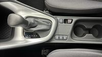Toyota Yaris 116h Design 5p MY22 — photo 22