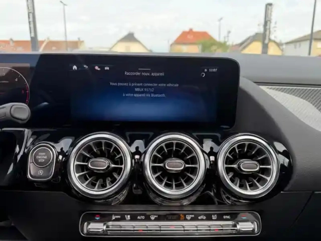Mercedes Gla 200 d amg line — photo 39
