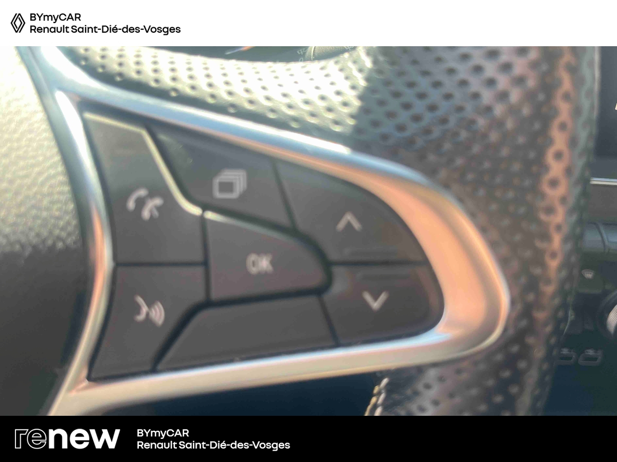 Renault Captur E-Tech full hybrid 145 — photo 18