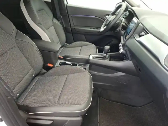 Renault Captur tce 140 edc - 21 — photo 9