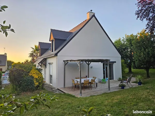Maison familiale lumineuse de 144m2 - 5 chambres - Terrain de 762m2 - au calme en impasse