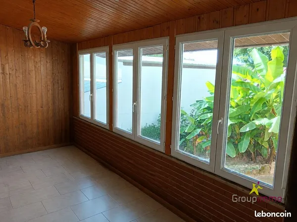 Maison 10 pièces 243 m²