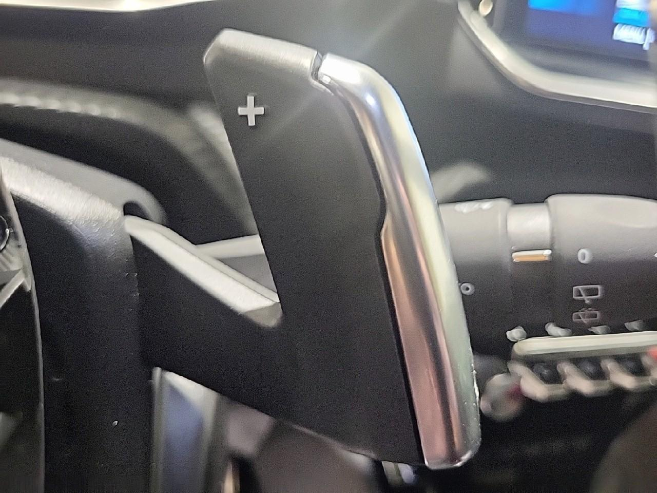 Peugeot 2008 puretech 130 s&s eat8 gt — photo 18
