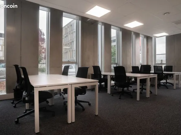 Bureau privé à louer pour 5 personnes à RENNES, Cesson