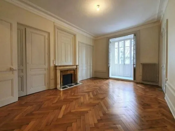 Bureau 180 m²
