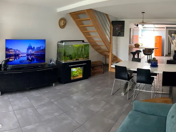 Maison de ville avec Piscine Jacuzzi Terrasse Jardin. A 5min du centre de Bayonne