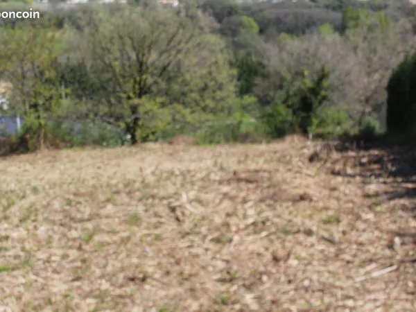 Terrain à bâtir 900 m²