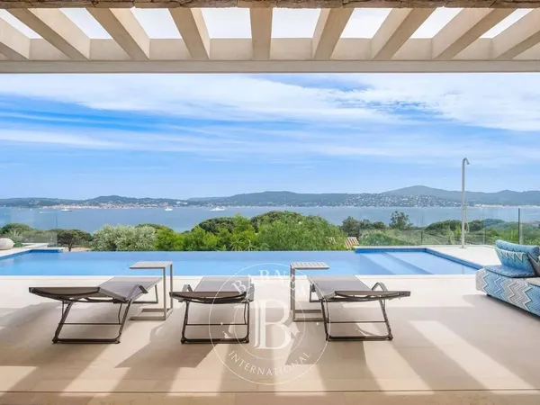 Villa 6 pièces 400 m²