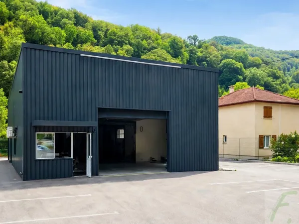 Local d'activité 500 m²