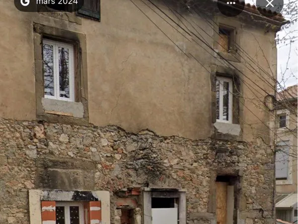 Maison à rénover entièrement 100 m² sur 3 niveaux - 45 000 - Gros potentiel - Rénovation complète