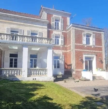 Maison 10 pièces 274 m²