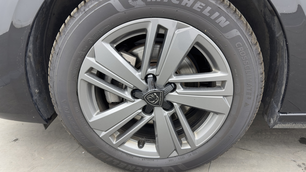 Peugeot 308 PureTech 130ch S&amp;S EAT8 — photo 9