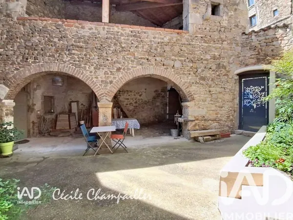 Maison 7 pièces 240 m²