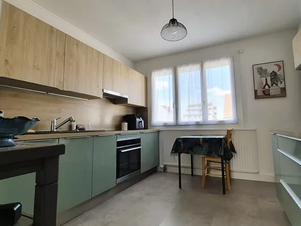 NOUVEAU - DIJON PROCHE REPUBLIQUE - T5 RENOVE DE 95.55m² - BALCON - 2 PLACES PARKING