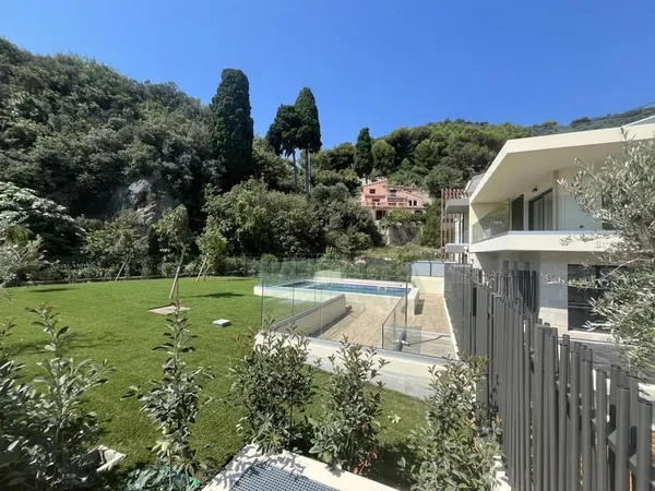 Bel appartement 4 pièces, neuf, vue mer