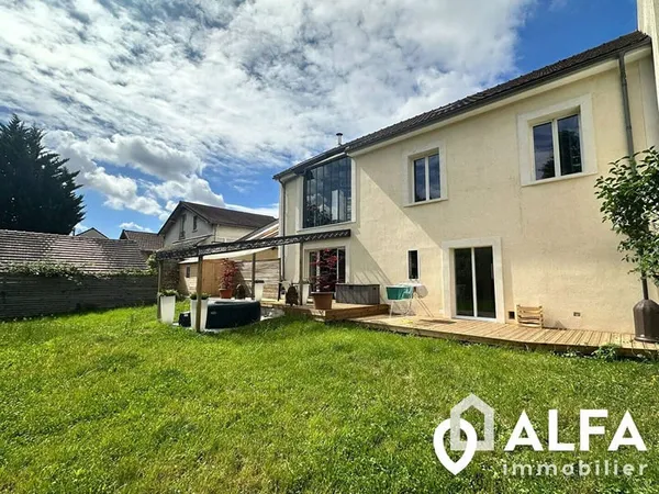 Maison 8 pièces 200 m²
