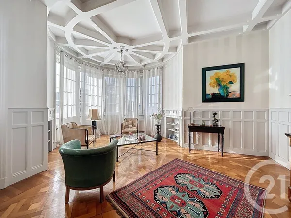 Maison 10 pièces 250 m²