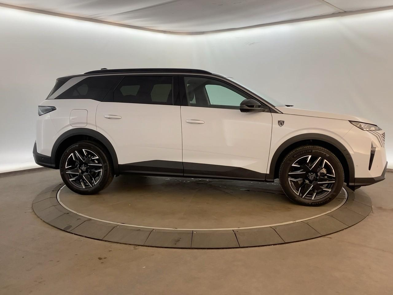 Peugeot 5008 hybrid 145 ch e-dcs6 gt exclusive — photo 4