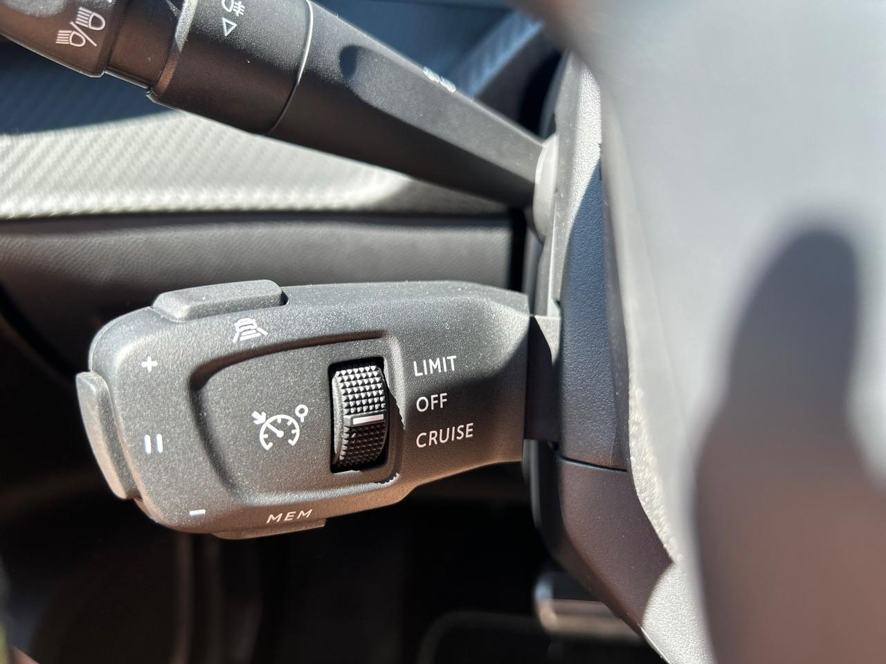Peugeot 2008 e-2008 156ch 54 kwh gt — photo 19