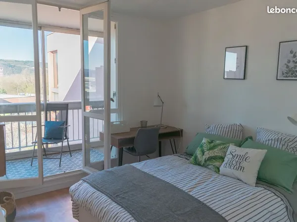 Chambre cosy & fonctionnelle avec balcon ~ Forfait charges tout inclus