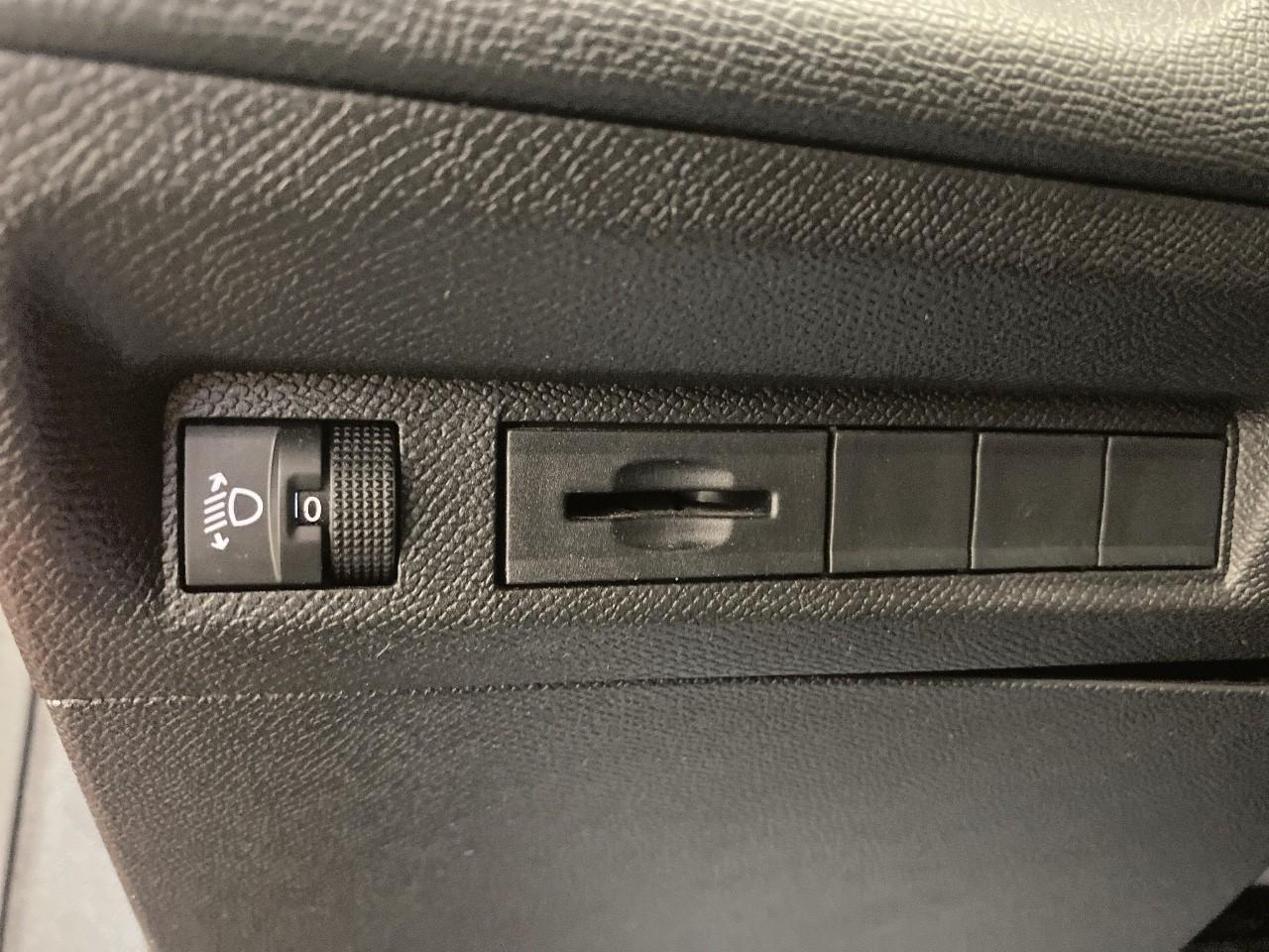 Peugeot 308 sw puretech 130ch s&s bvm6 allure — photo 18