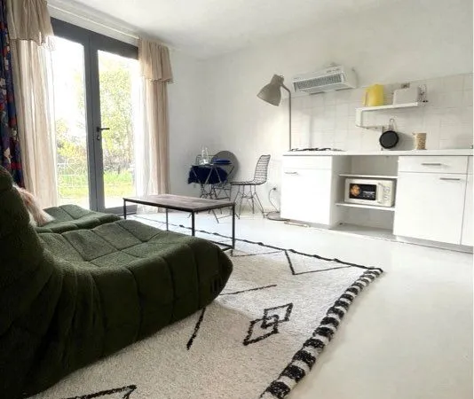 Coup de coeur Appartement rénové et équipé, jardin privatif et place de parking réservée , coeur du 