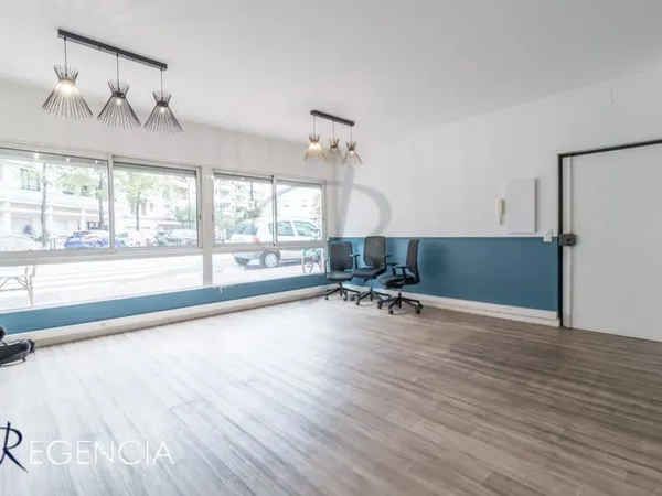 Bureaux 60 m²