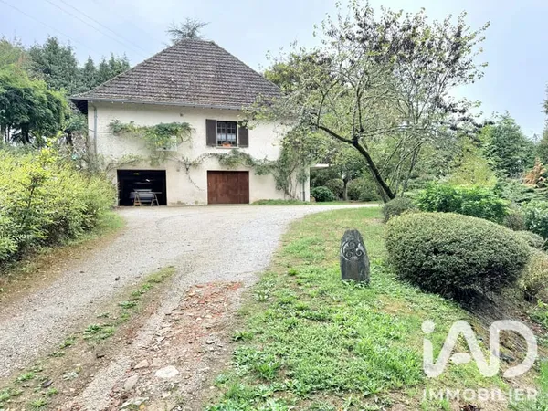 Maison 11 pièces 242 m²