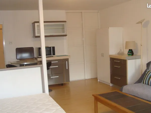 A louer particulier studio t1 bis 40 m2 + veranda 8 m2