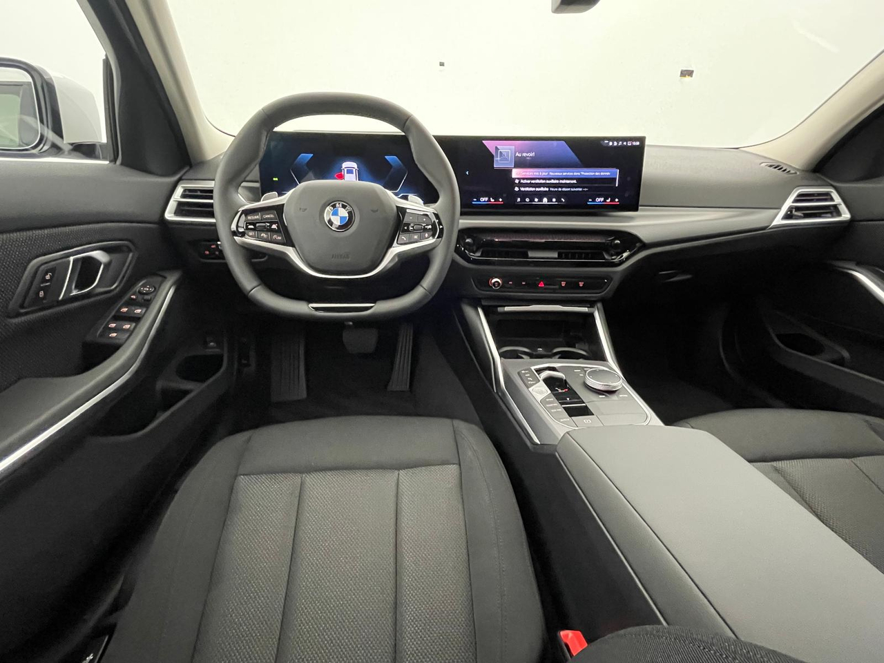 BMW Touring 318i 156 ch BVA8 — photo 9